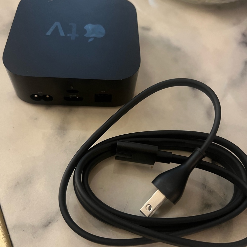 2015 Apple TV (remote not included) 32GB